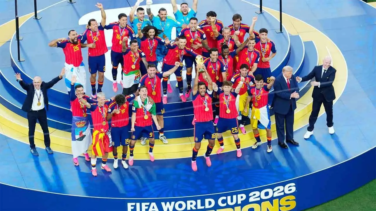 Argentina behaviour after World Cup final was ‘intolerable’, says De la Fuente