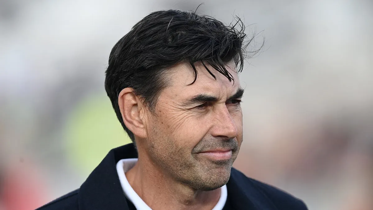 After 18 years at CSK, Stephen Fleming frontrunner to replace fellow Brendon McCullum as England's new Test coach - livemint.com
