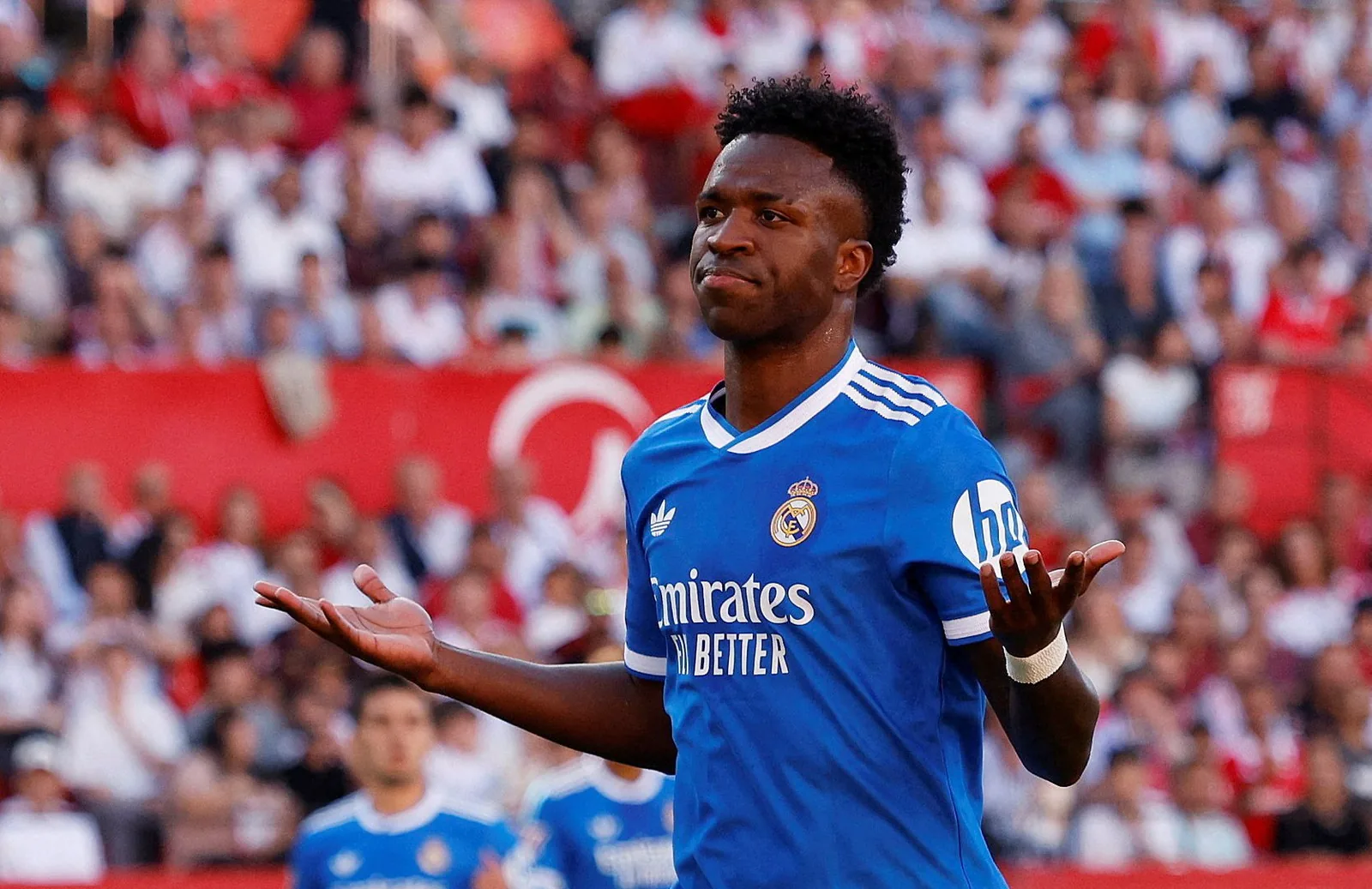 Real Madrid make improved contract offer to Vinicius Junior - The New York Times