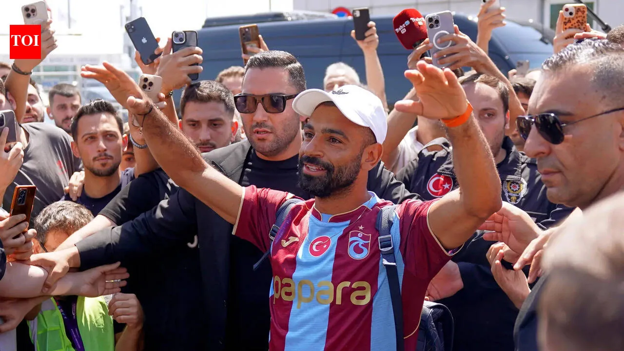 Mohamed Salah at Trabzonspor is 'a level too low' - Jamie Carragher